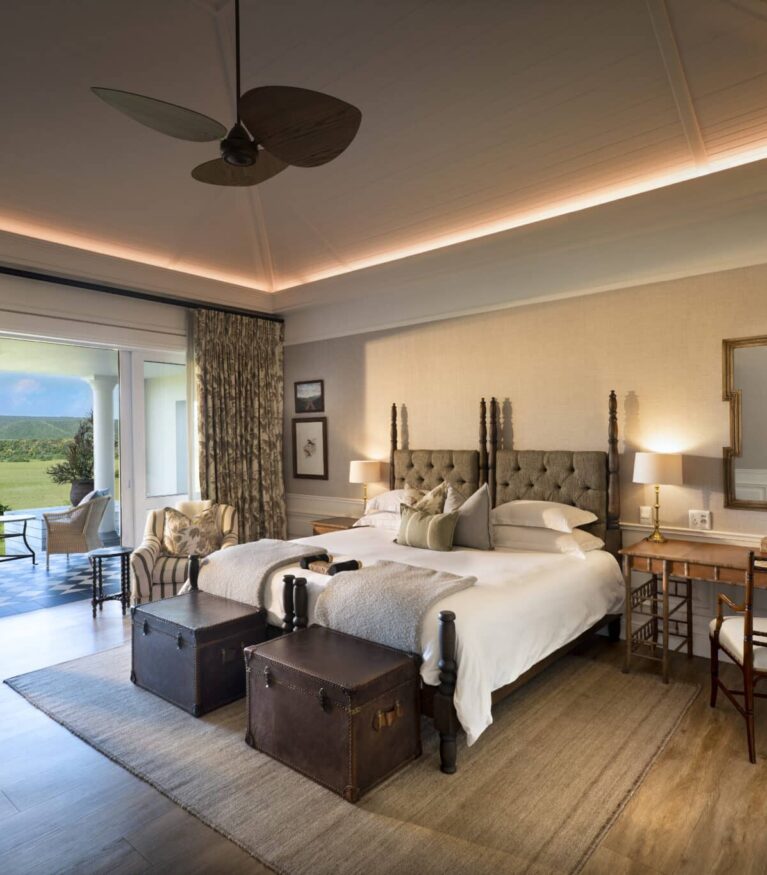 Long Lee Manor