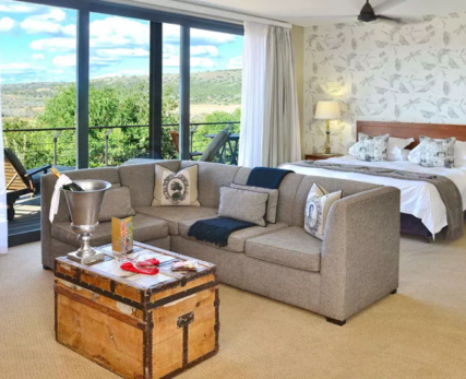 African-wildlife-safari-with-luxury-accommodation-1