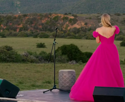 Katherine-Jenkins-Performing-At-Shamwari-For-Wilderness-Foundations-50th-1