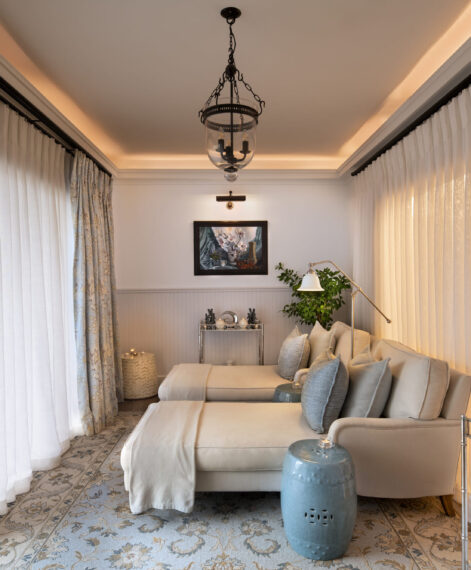 Long Lee - Spa Relaxation Room